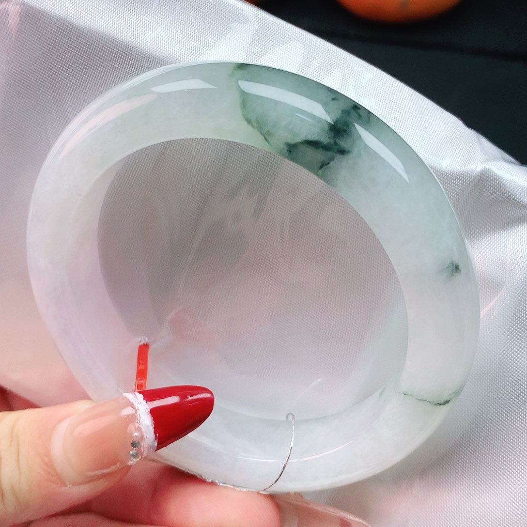 翡翠手镯未镶嵌56圈