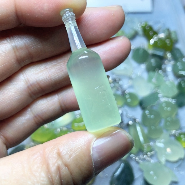【闪购商品】蛇纹石玉手牌未镶嵌