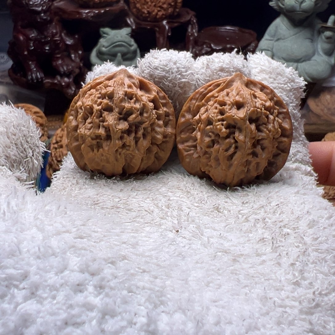 文玩核桃吊坠盘龙纹狮子头