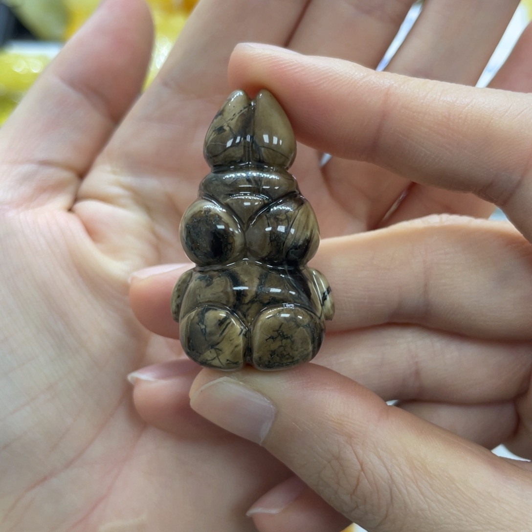 琥珀未镶嵌裸石天然琥珀根珀兔