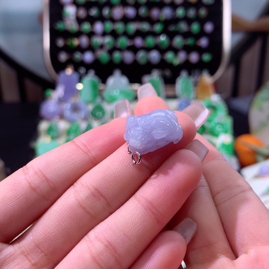 翡翠颈饰18K金镶嵌翡翠