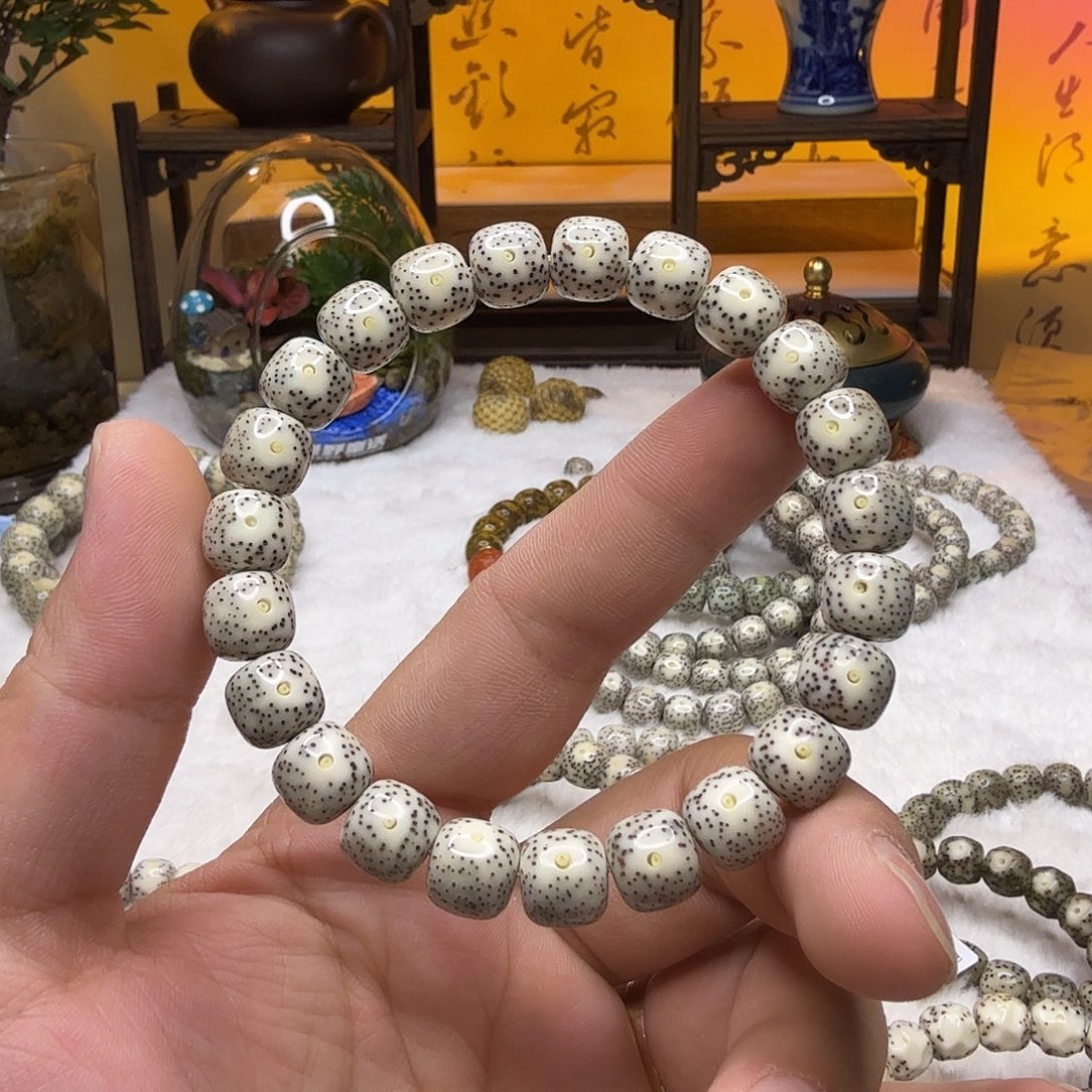 星月菩提吊坠10x9 灰瓷白福利