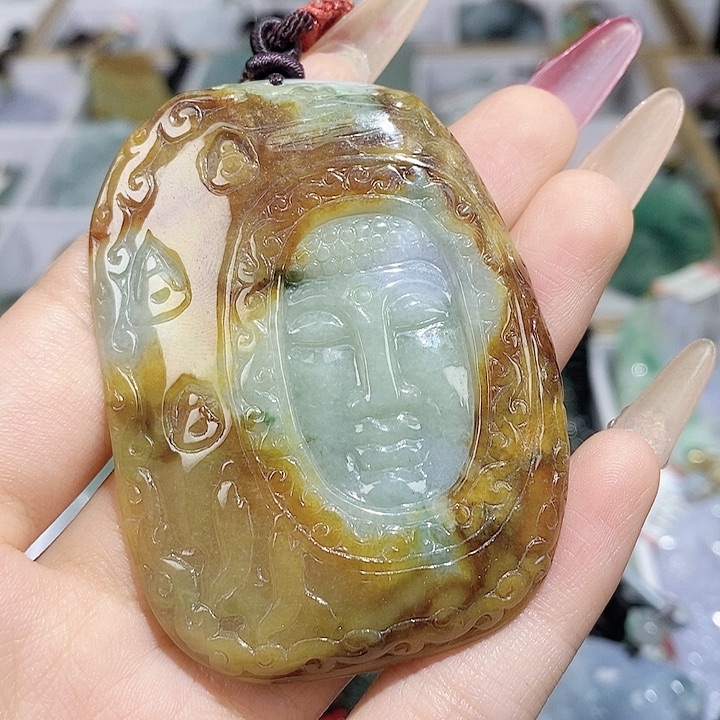 翡翠颈饰未镶嵌张****￴翡翠