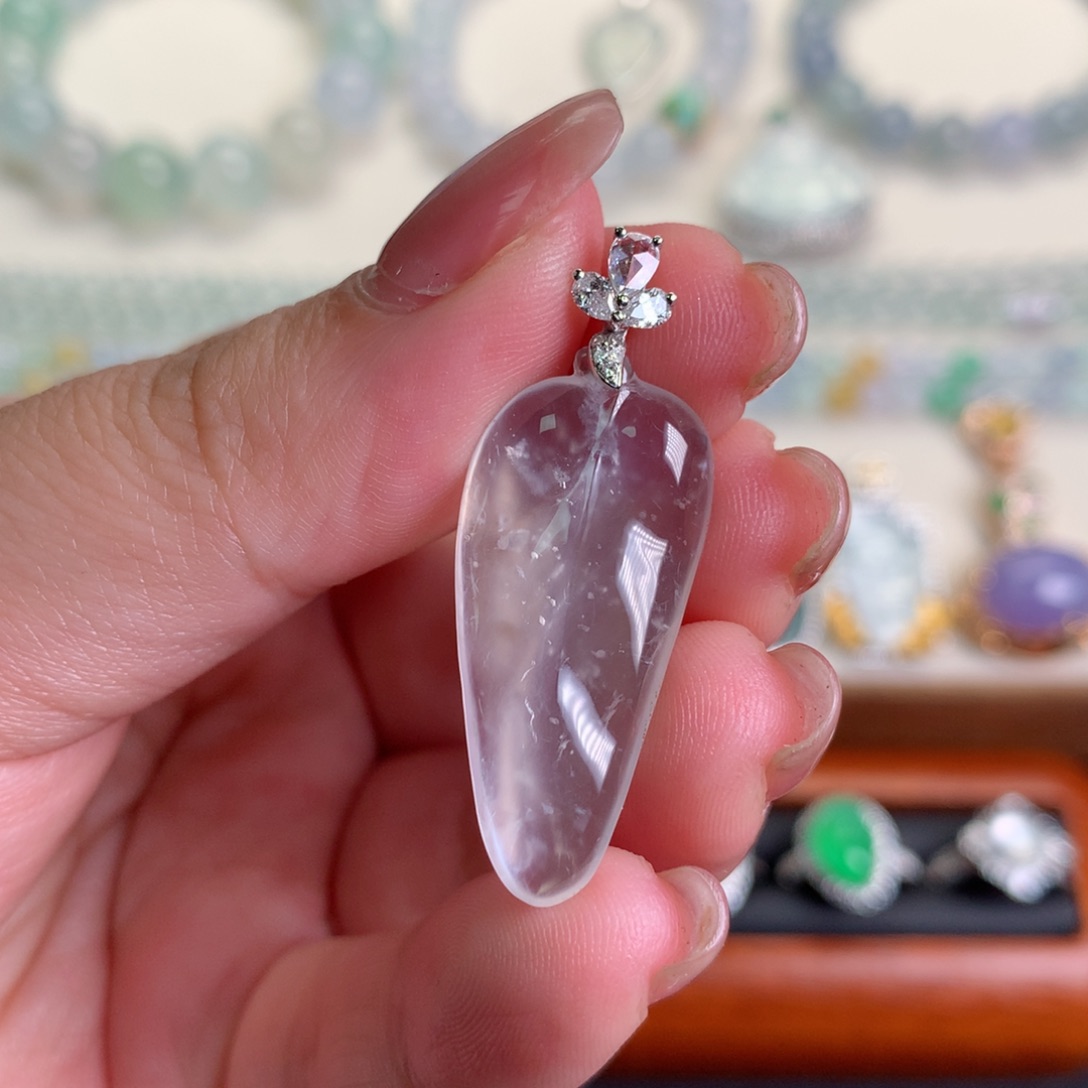 翡翠颈饰18K金镶嵌叶子