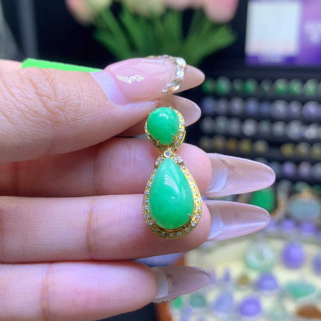 翡翠18K金镶嵌颈饰天然