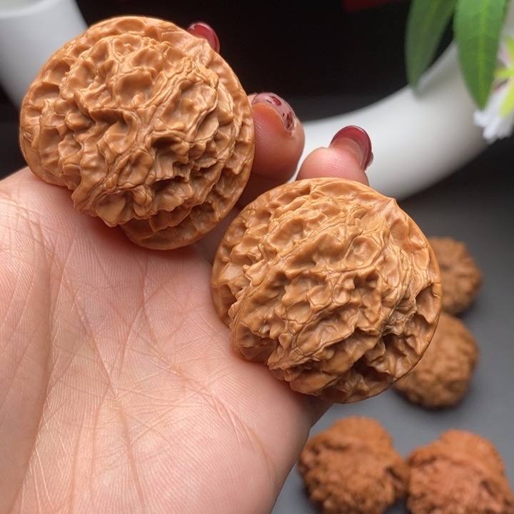 文玩核桃把件苹果园