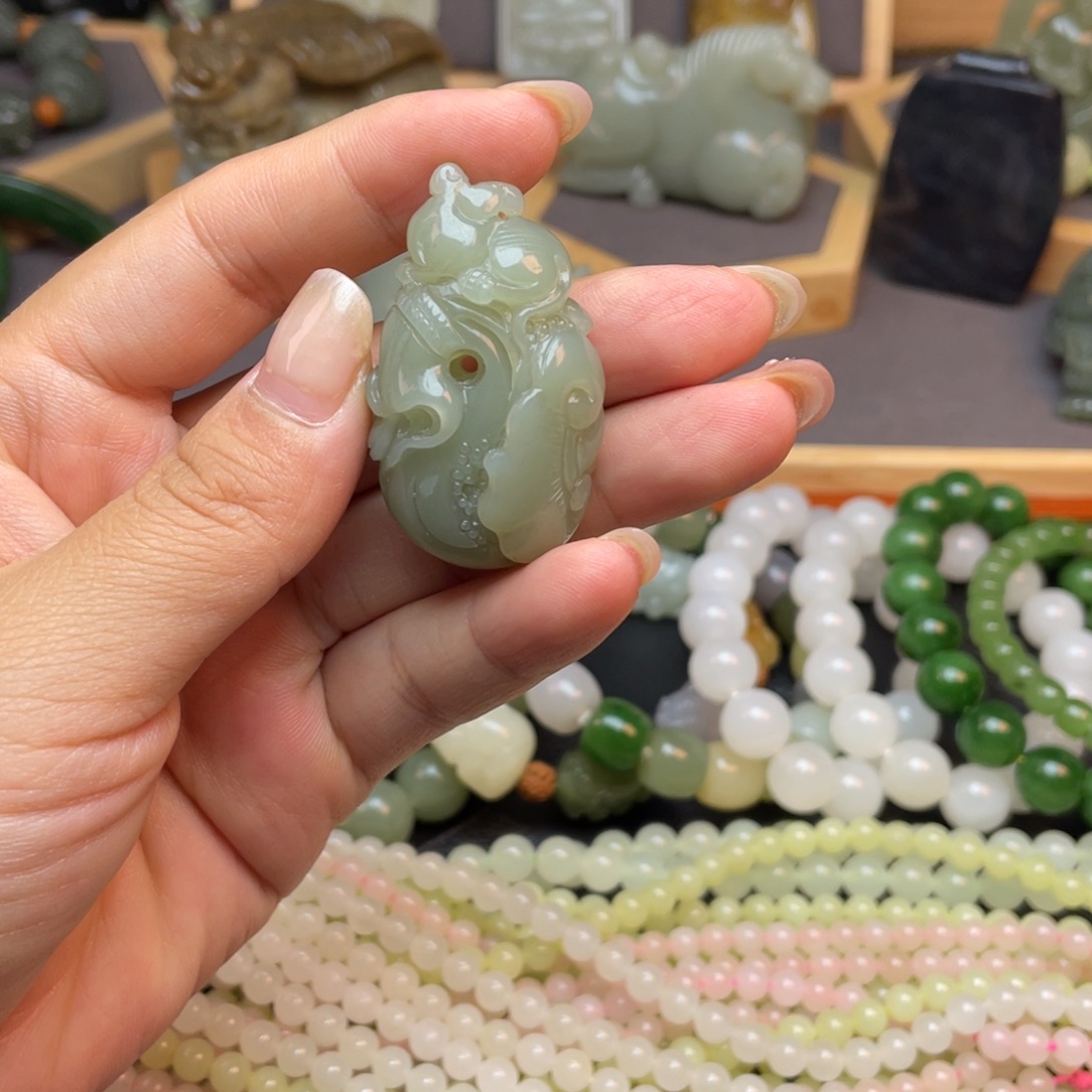 和田玉未镶嵌颈饰