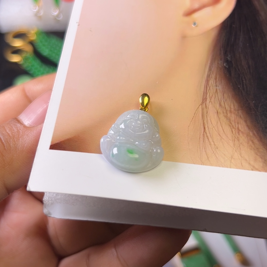 翡翠颈饰18K金镶嵌佛公吊坠