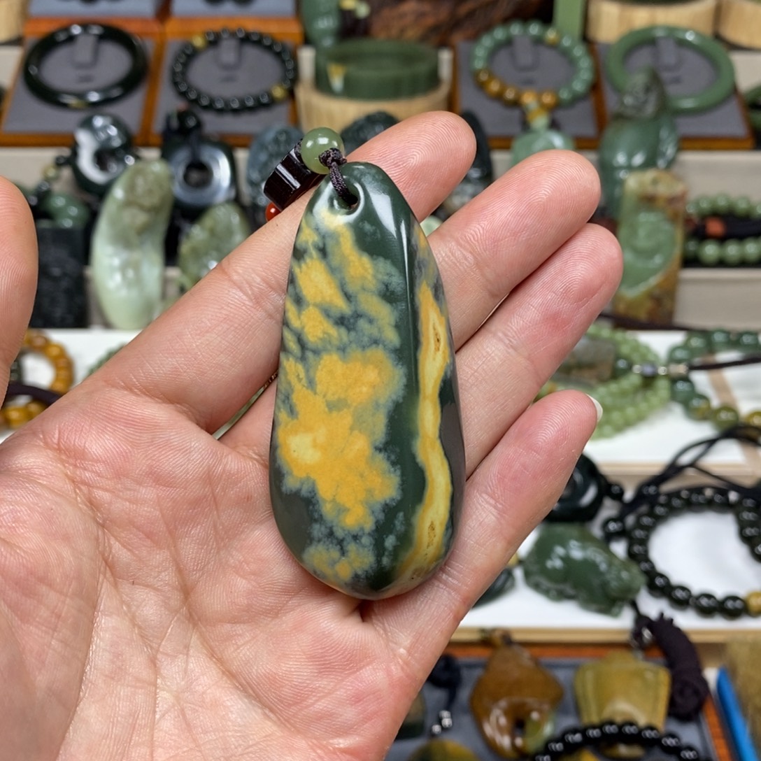 岫岩河磨玉（透闪石质玉）未镶嵌吊坠(赠链)