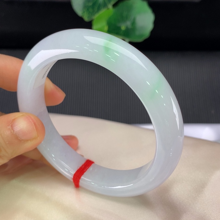 翡翠未镶嵌手镯正圈58