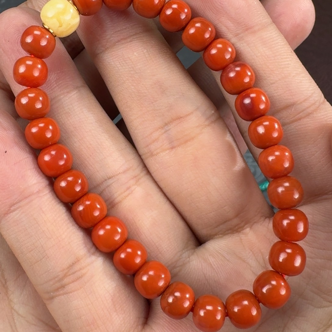 南红玛瑙老型手串，有纹有双色7➕mm未镶嵌