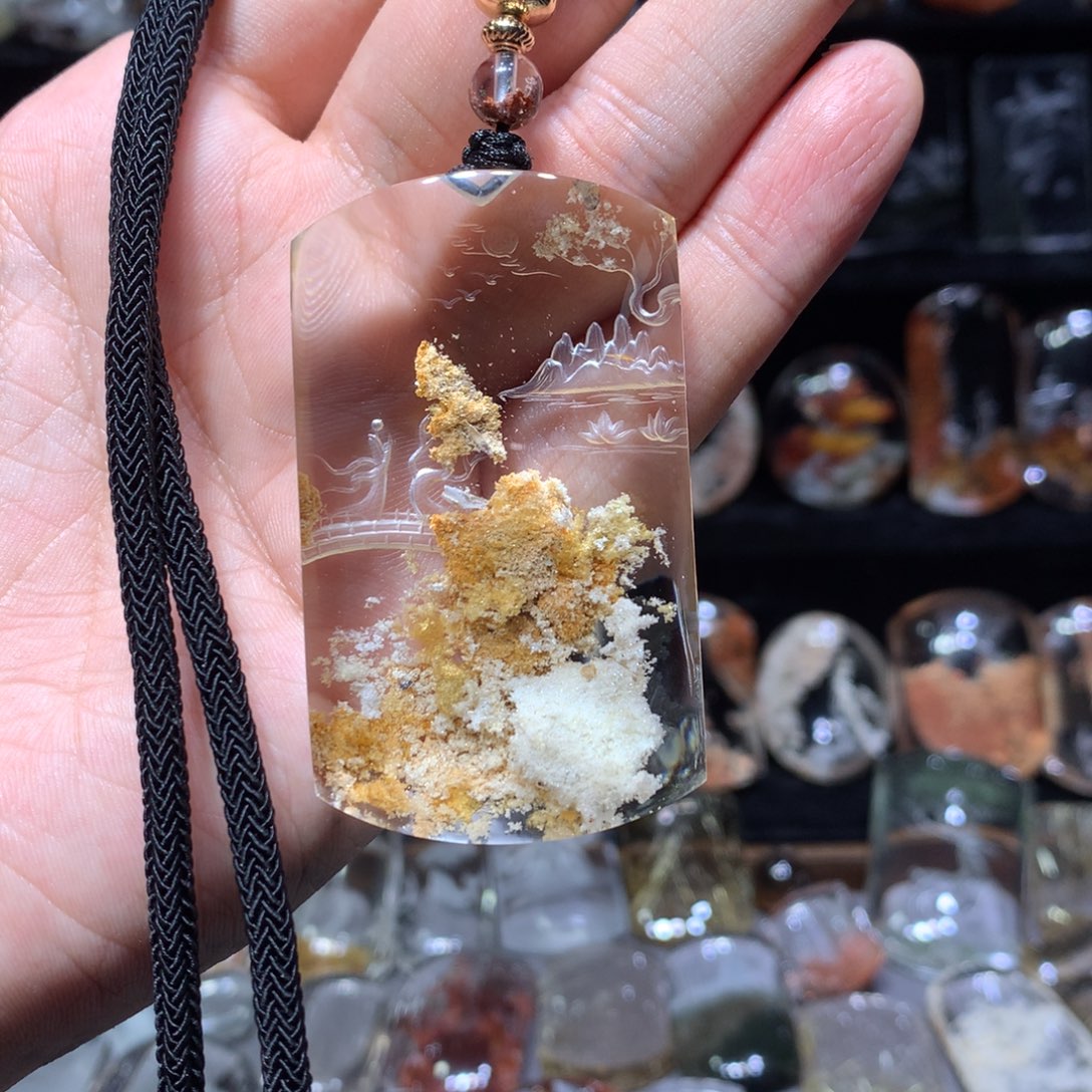 颈饰未镶嵌水晶岁****．天然水晶吊坠