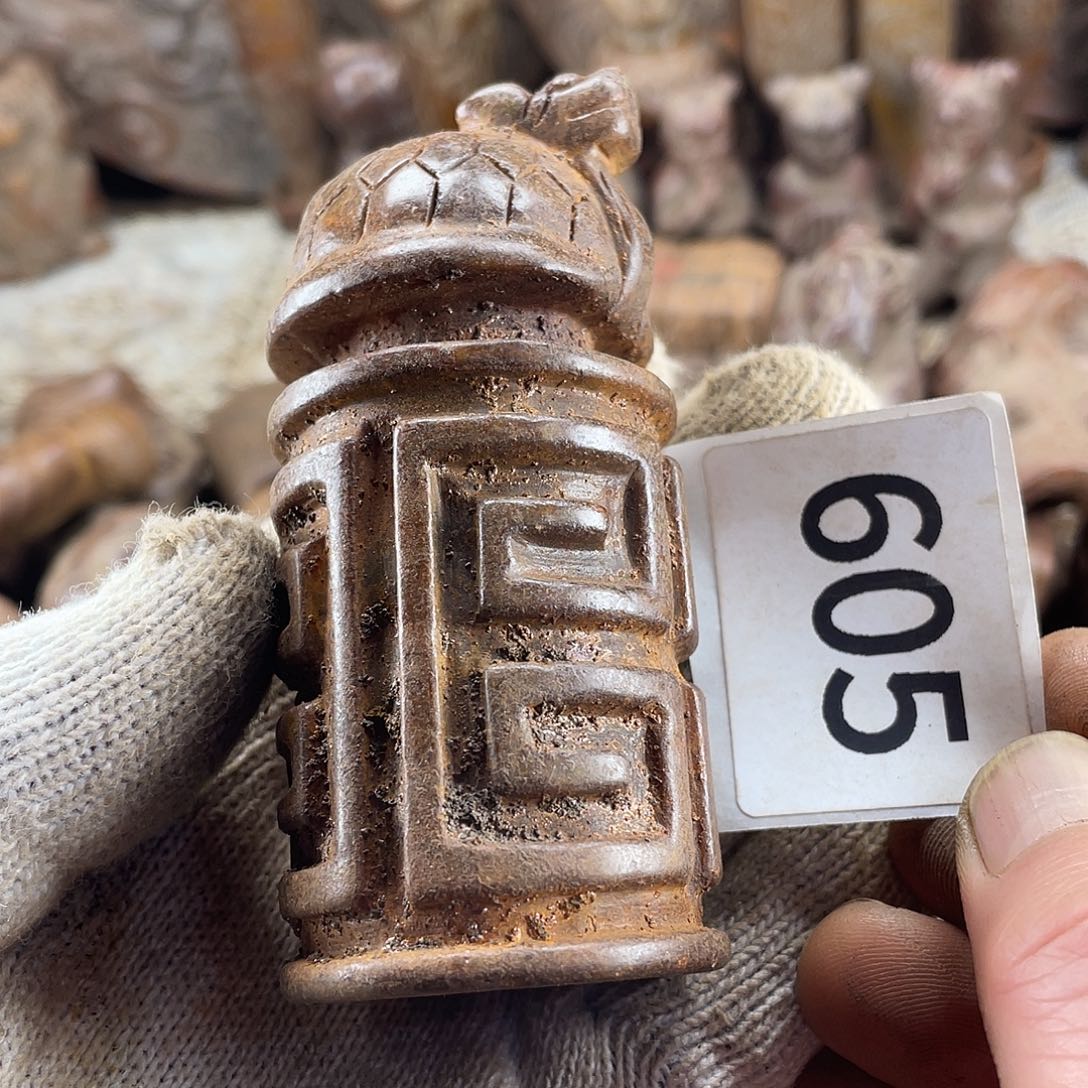 和田玉（糖玉）未镶嵌挂件