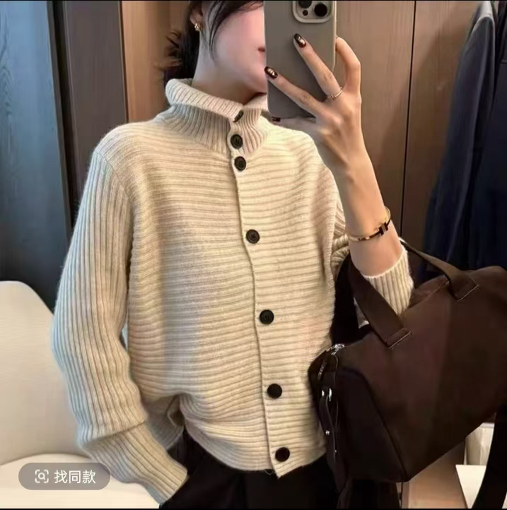 583韩系高领慵懒风黑扣横条开衫（衣长56）