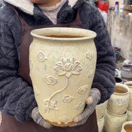 红陶口20高31瑕疵