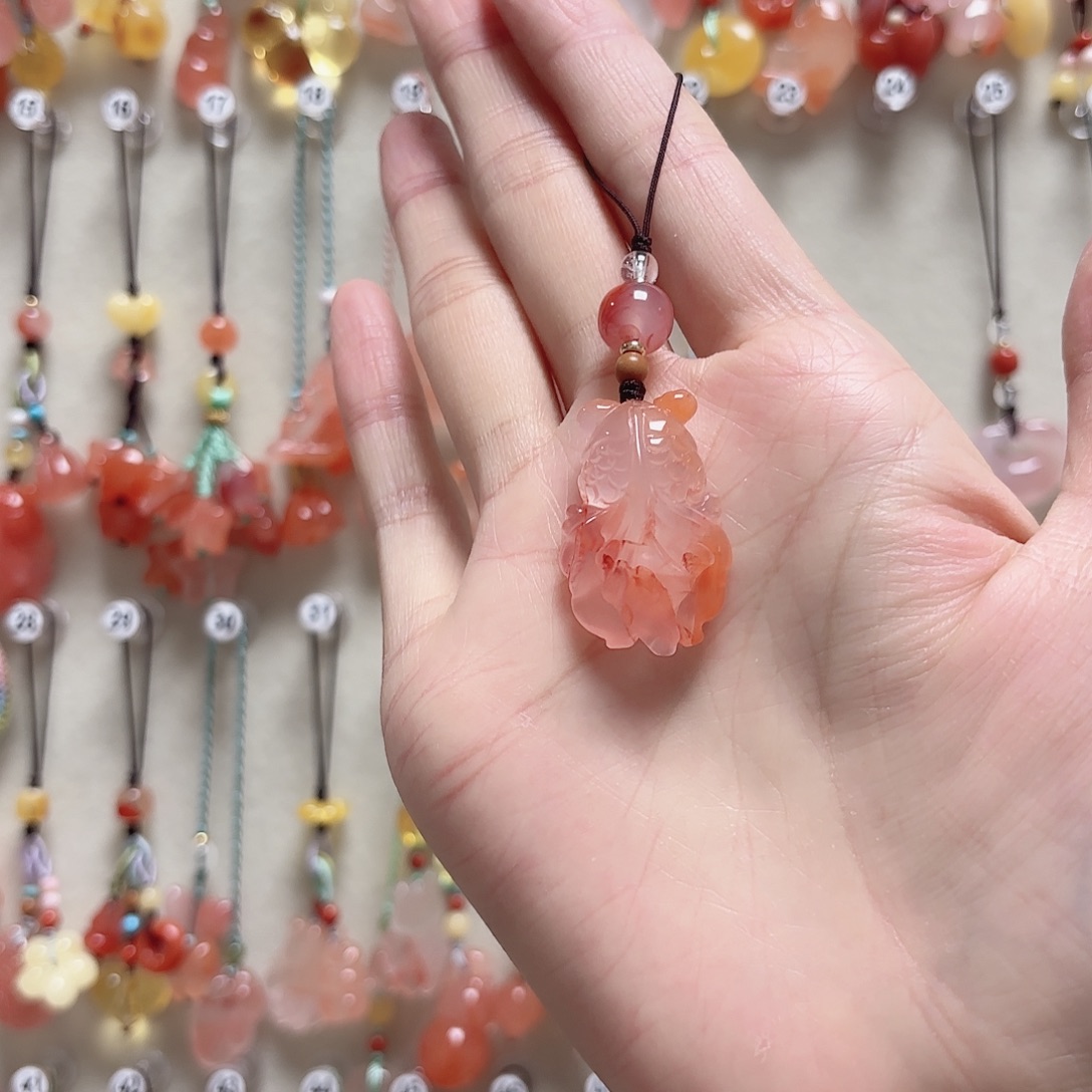 南红玛瑙未镶嵌吊坠(赠链)