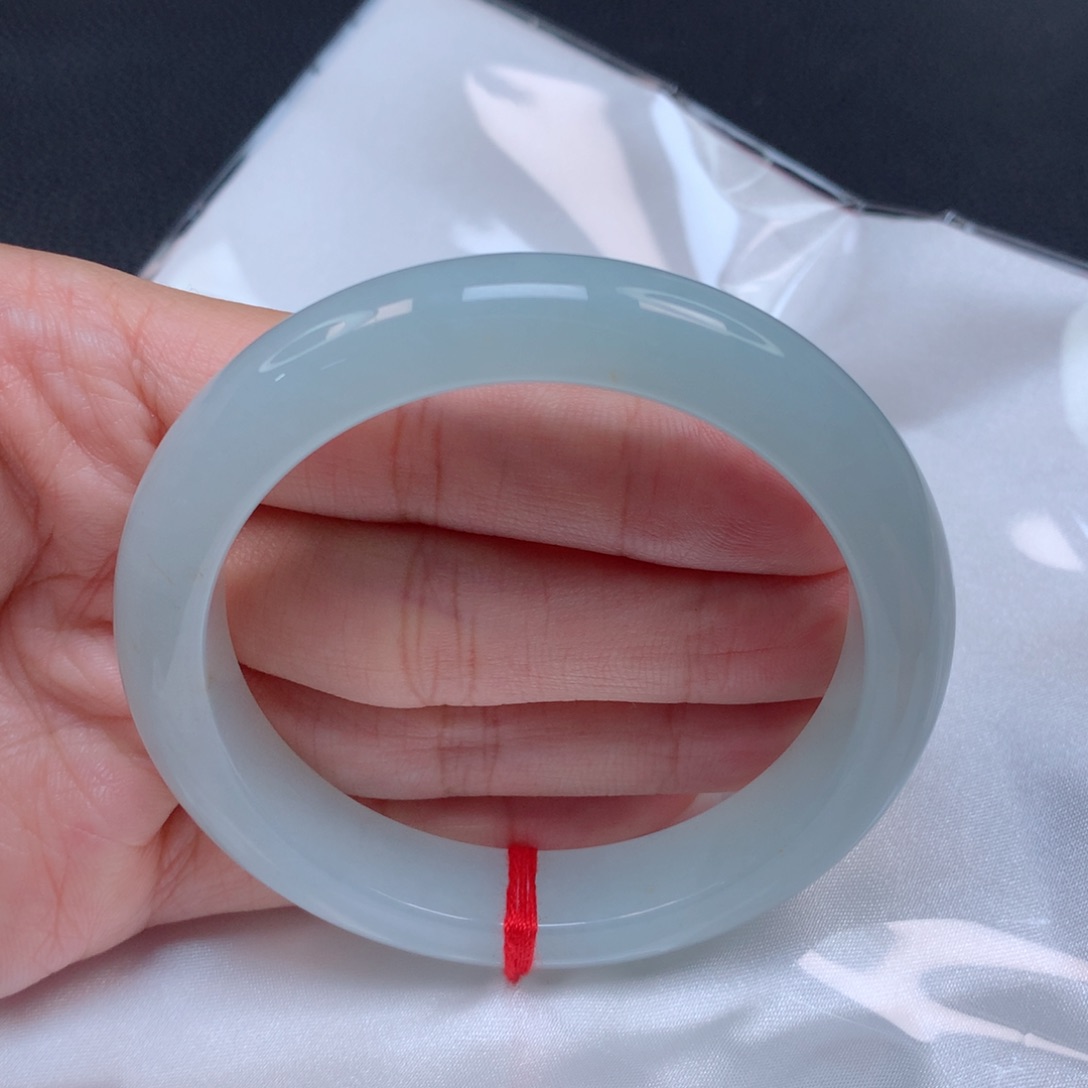 翡翠手镯未镶嵌天然