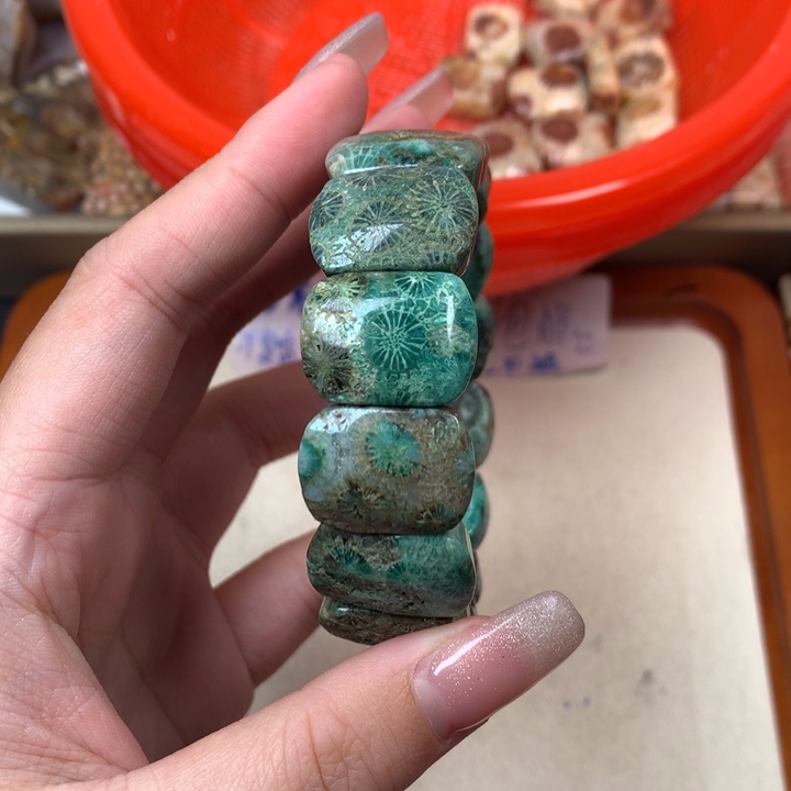 没***薅硅化玉合金手链珊瑚玉手牌：224