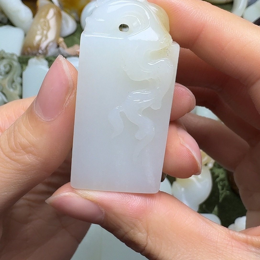 和田玉颈饰未镶嵌