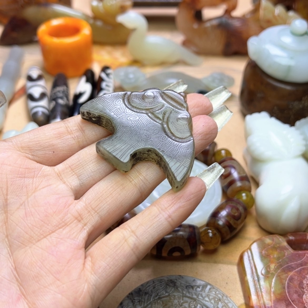 【闪购商品】蛇纹石玉颈饰未镶嵌