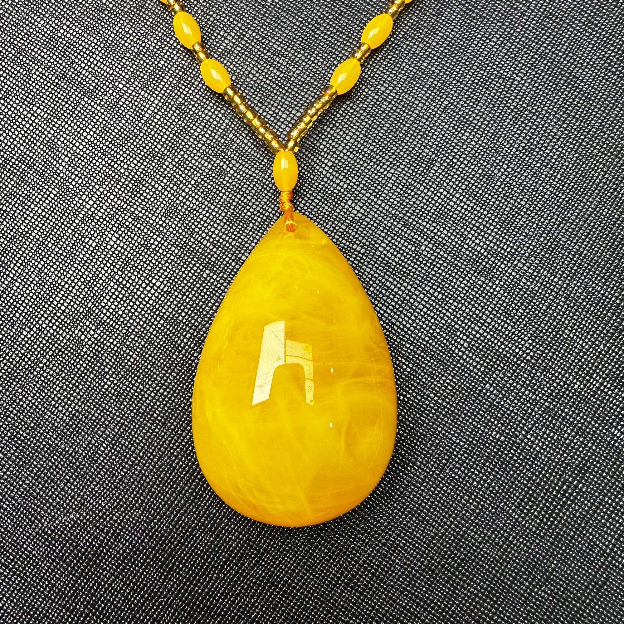 【赤华珍藏馆】F258-2玄黄吊坠多样性发一件