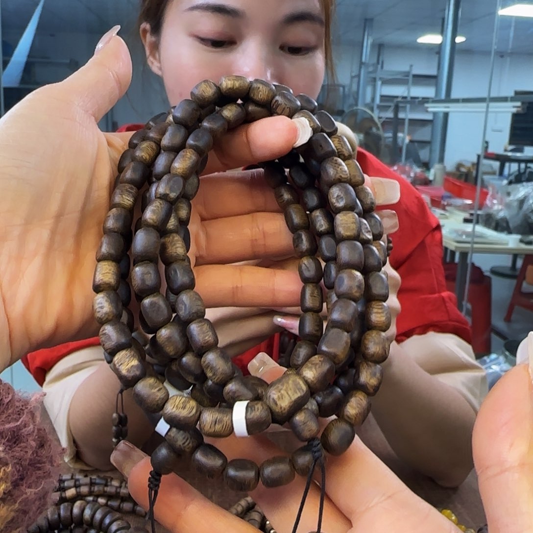 沉香手串多样性发货1条蓝宝石999718