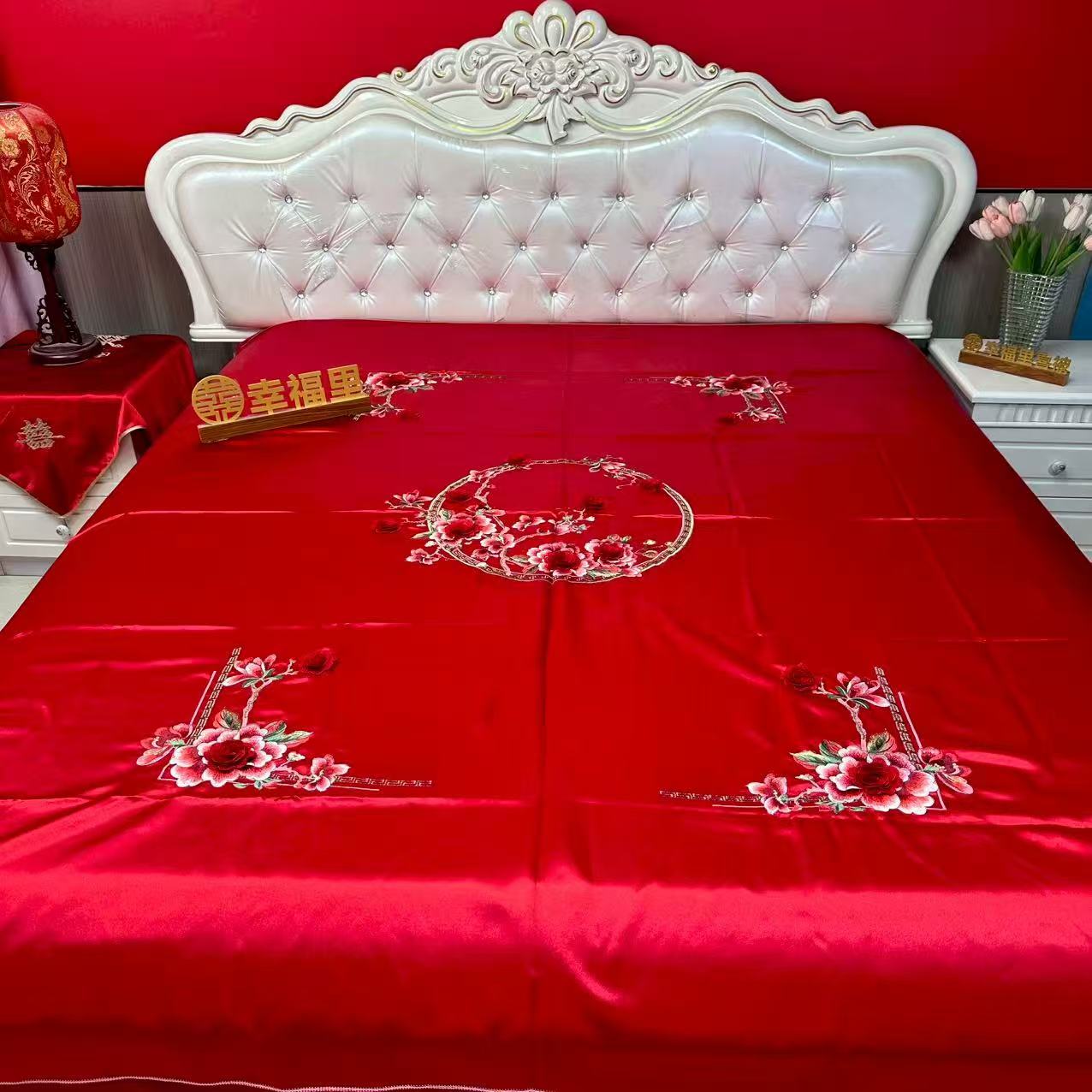 花好月圆绣花被罩和被子