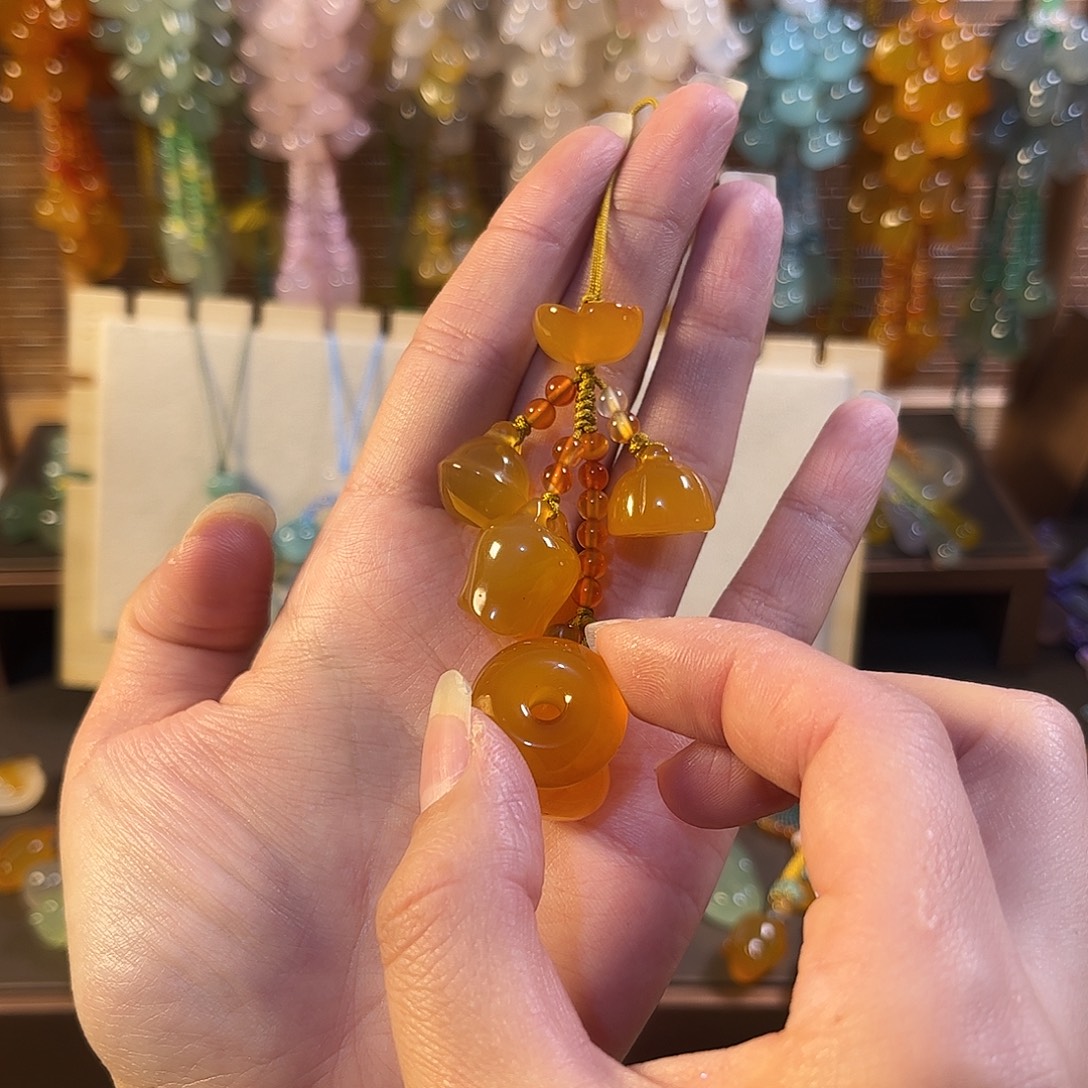 s***y玛瑙/玉髓未镶嵌车挂手机链