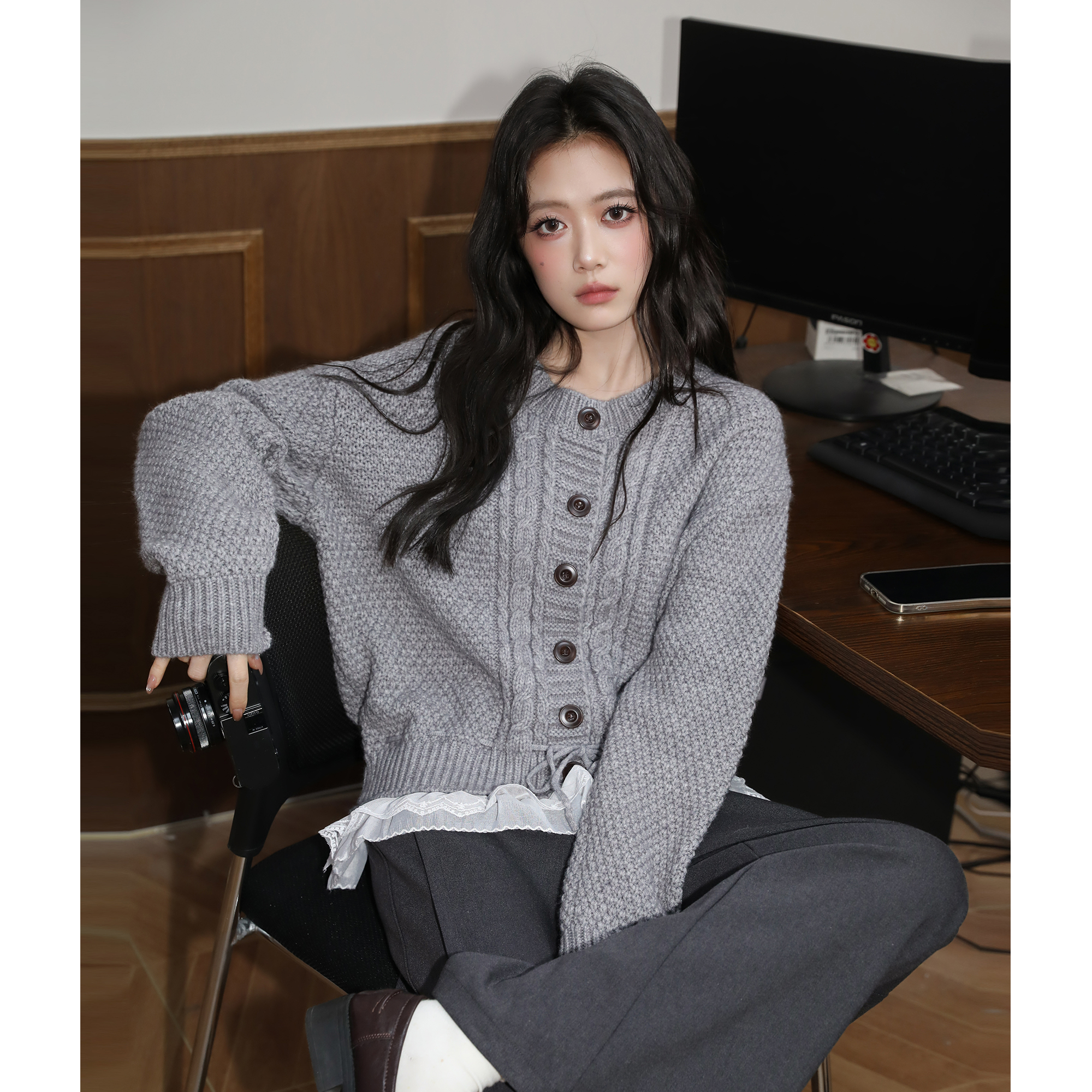 灰色圆领毛衣外套女秋冬2025冬新款韩系蕾丝拼接系带针织开衫上衣