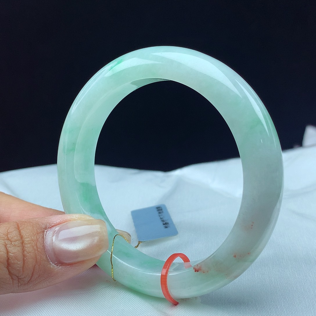 翡翠手镯未镶嵌55圈 2107