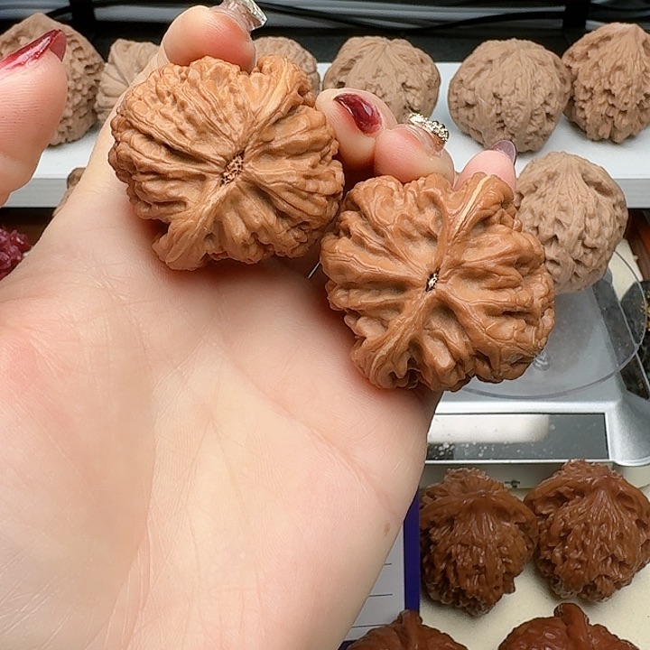 文玩核桃吊坠43全品毕业对红锦鲤