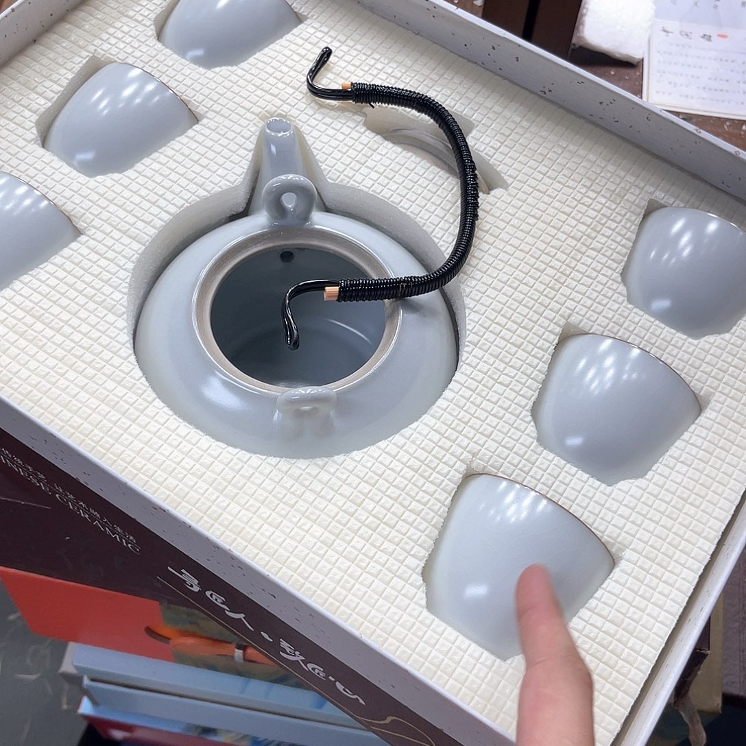 孤品茶具套装等。          