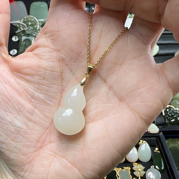 Q***C和田玉银S925镶嵌吊坠(赠链)