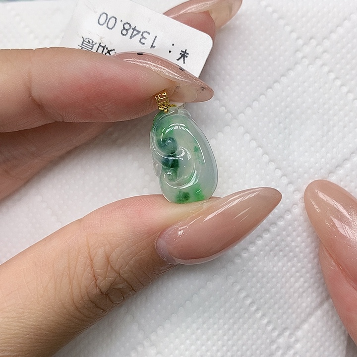 颈饰18K金镶嵌翡翠