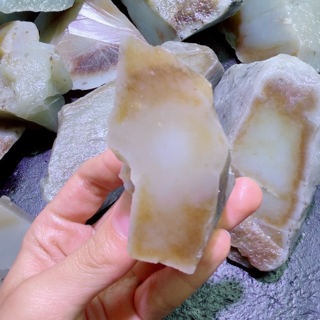 和田玉未镶嵌珠宝半成品