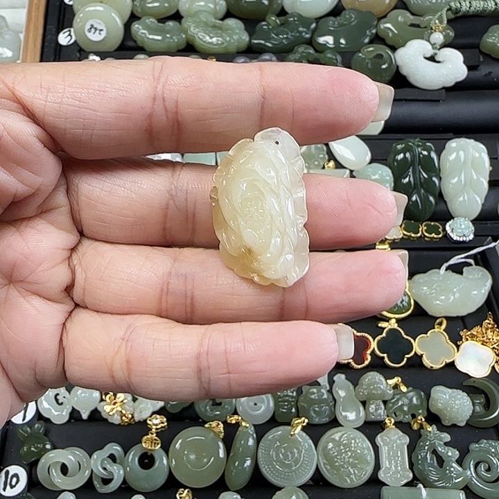 和田玉未镶嵌吊坠(不含链)