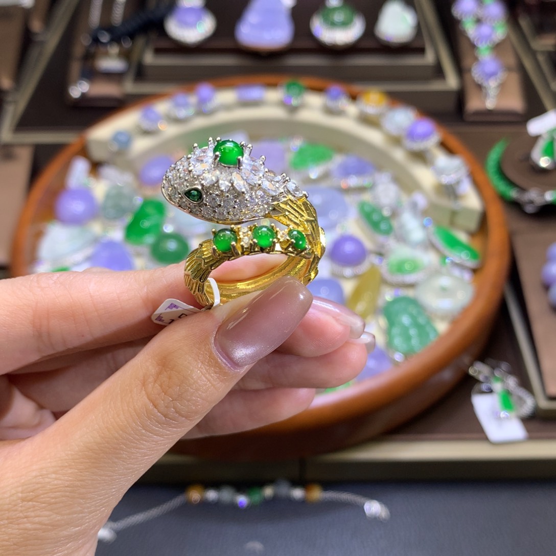 翡翠颈饰银S925镶嵌翡翠吊坠