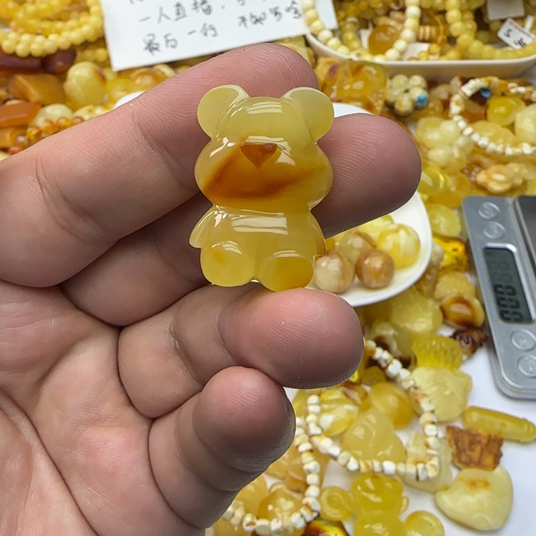 琥珀未镶嵌裸石4.67克