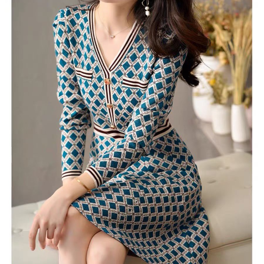 名媛小香风羊毛针织打底连衣裙女秋冬新款修身A字打底毛衣裙