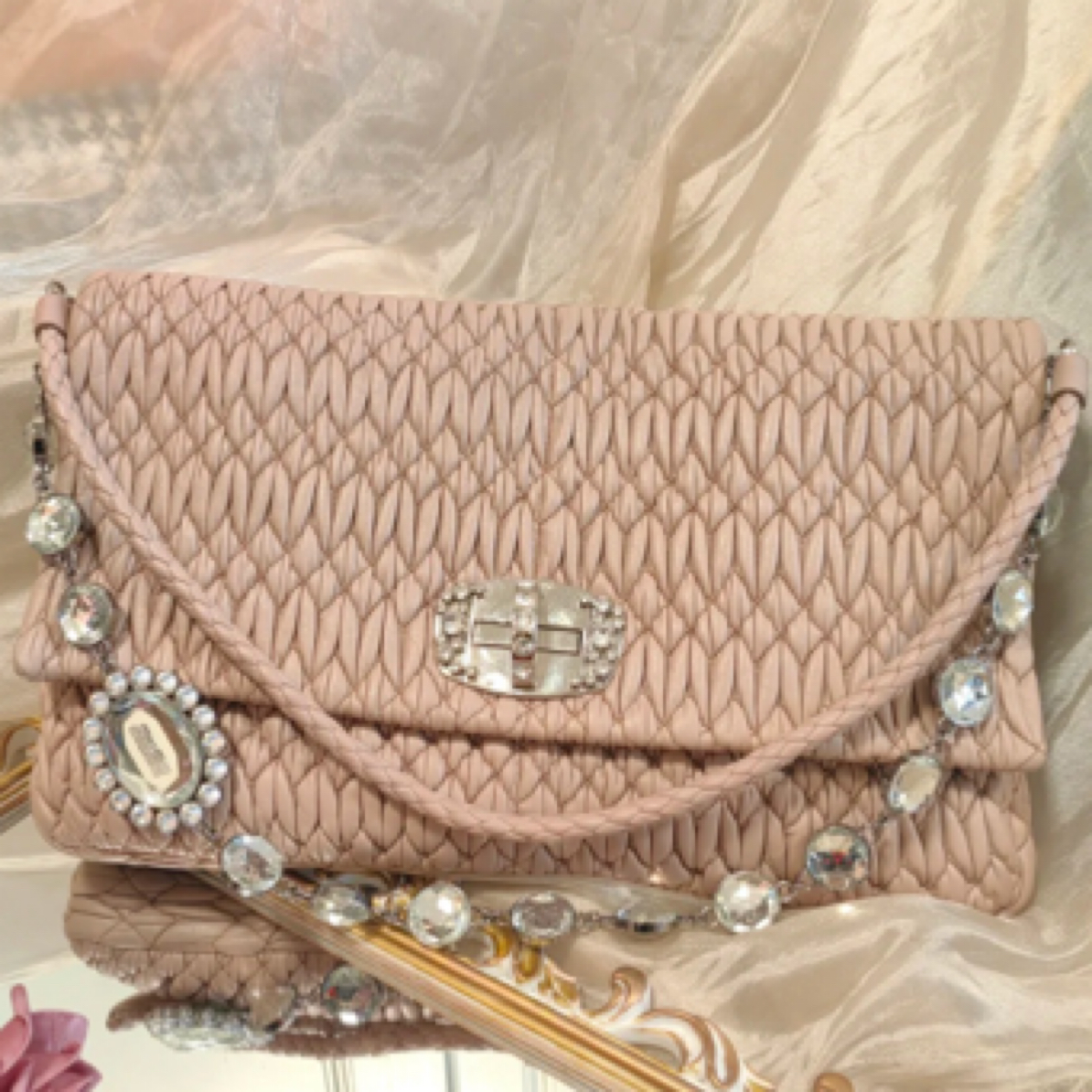 95新 MIU MIU/缪缪 粉色宝石链条单肩包
