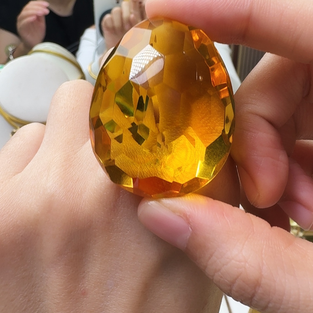 走***儿琥珀未镶嵌颈饰戒指