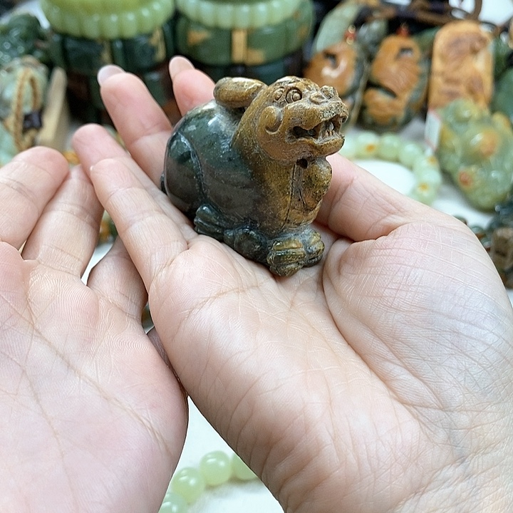 未镶嵌透闪石质玉把件