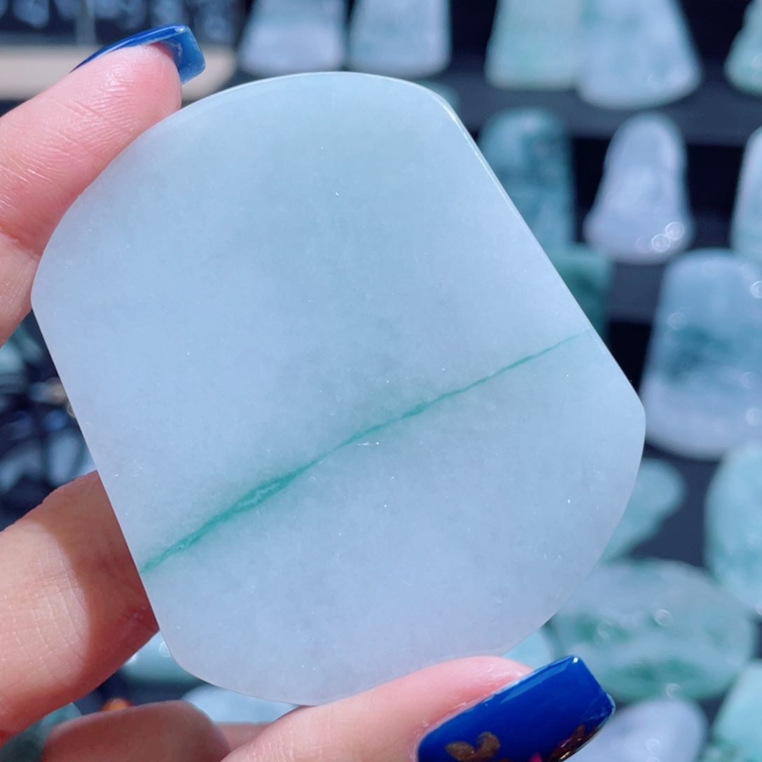 维***毯翡翠未镶嵌颈饰无事牌