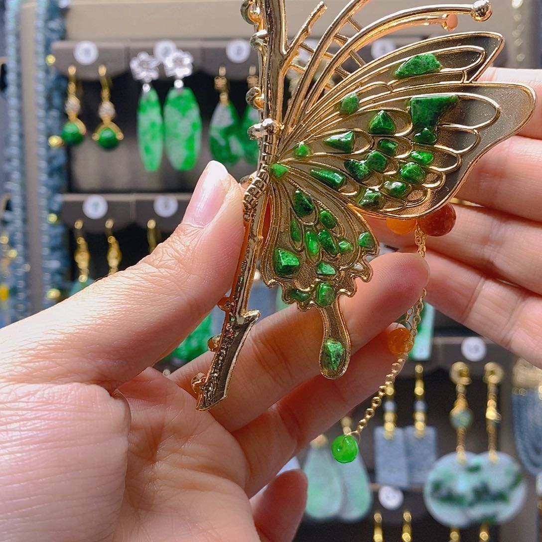 未镶嵌翡翠耳饰翡翠