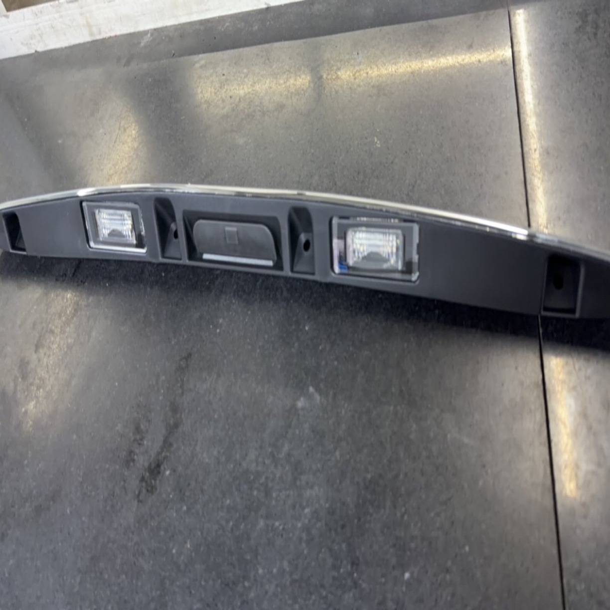 董春依MINI R系后备箱开关总成