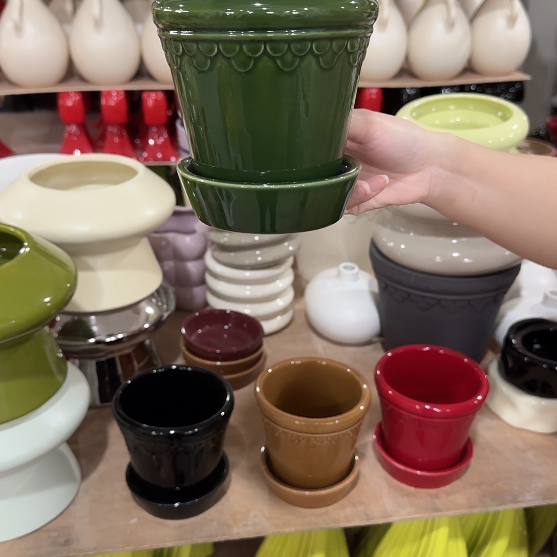 b4绿色带托花盆花盆花盆