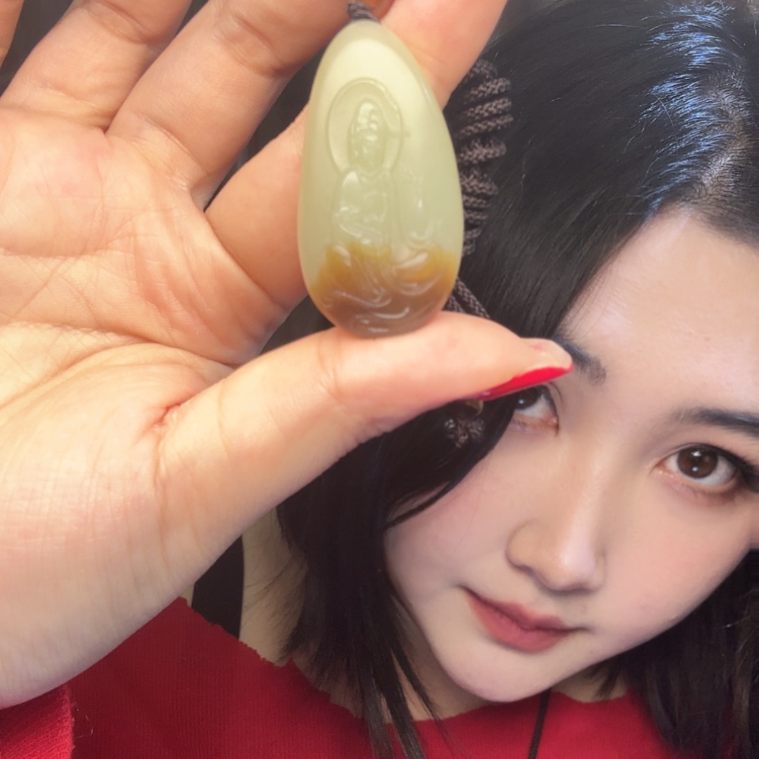 四***拍和田玉（糖玉）未镶嵌颈饰