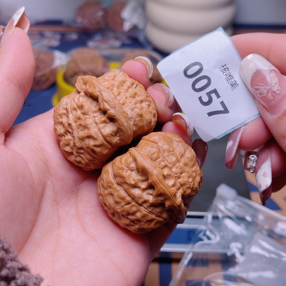 文玩核桃把件下***。南瓜墩41～0057