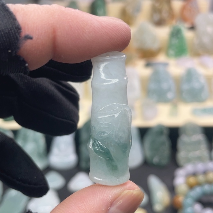 翡翠未镶嵌颈饰玉