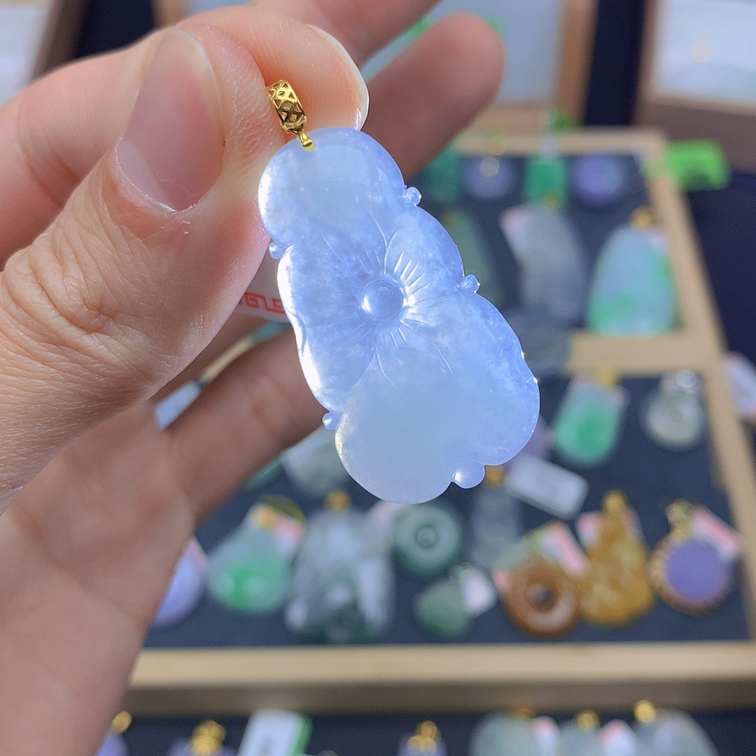 翡翠颈饰18K金镶嵌翡翠